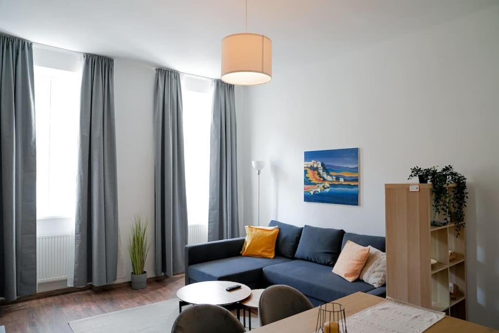 Ruhige Naehe U Bahn Free Parking Apartment