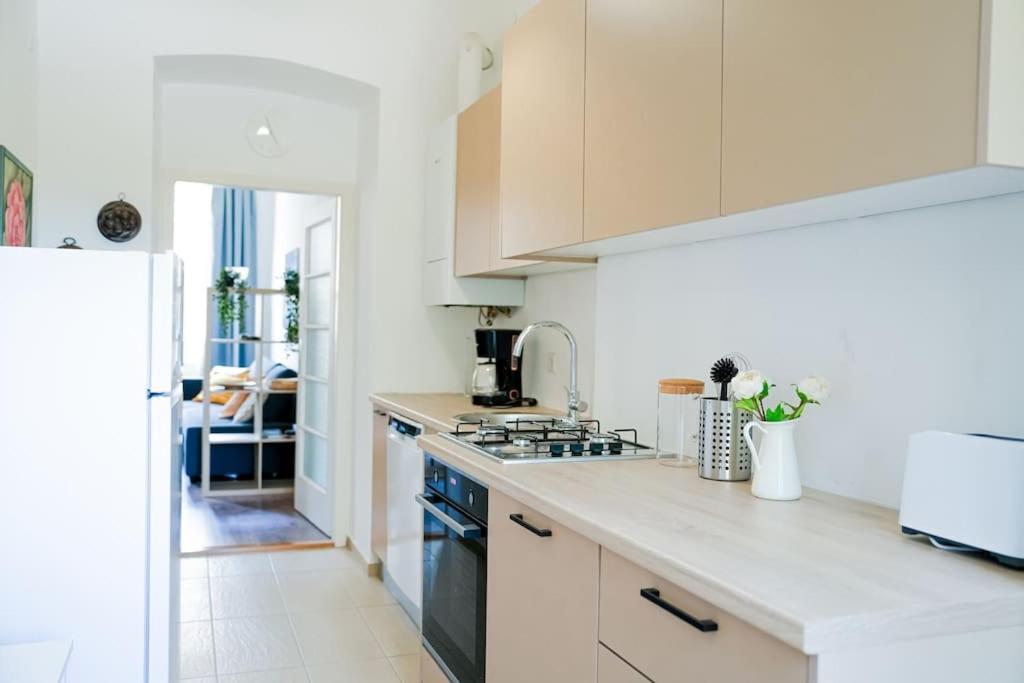 Apartment Ruhige Naehe U Bahn Free Parking